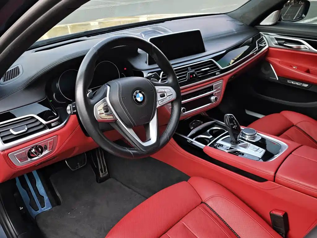 BMW 7 Series — фото 9
