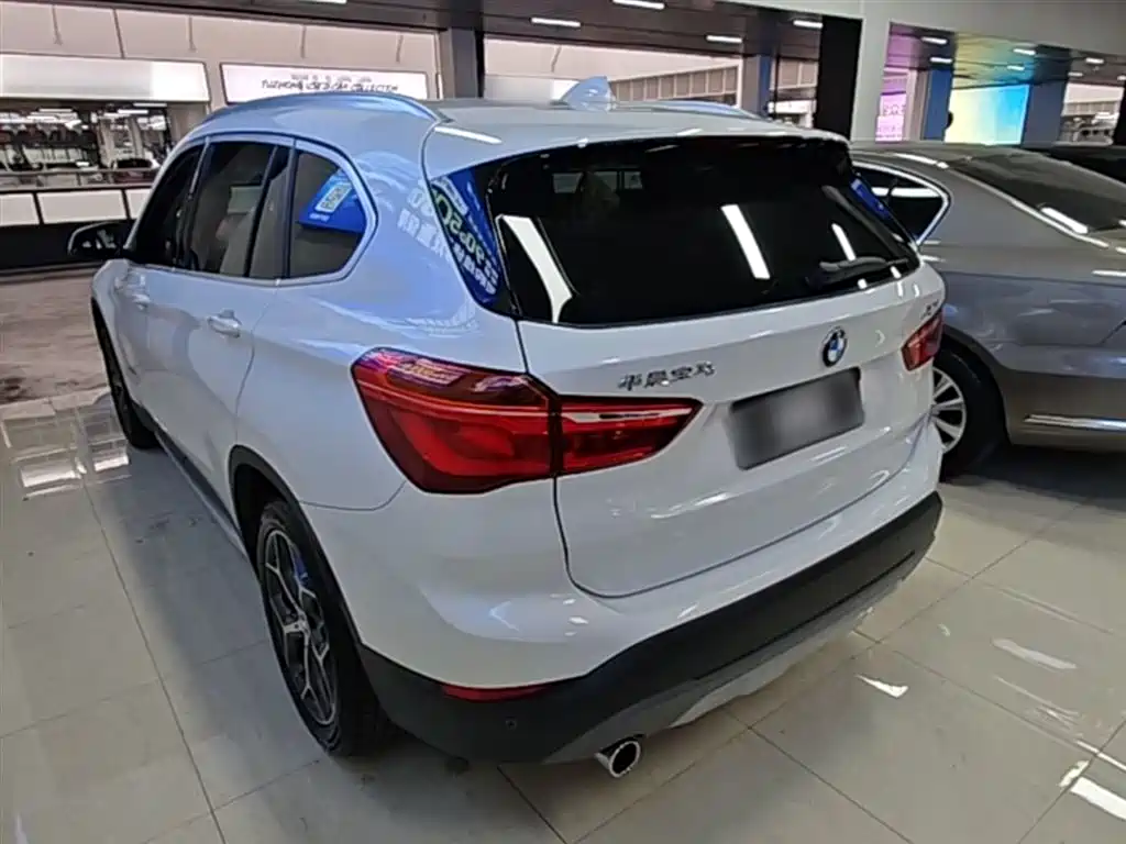 BMW X1 — фото 5