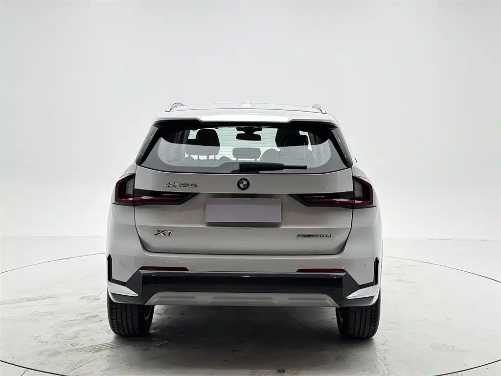 BMW X1 — фото 5