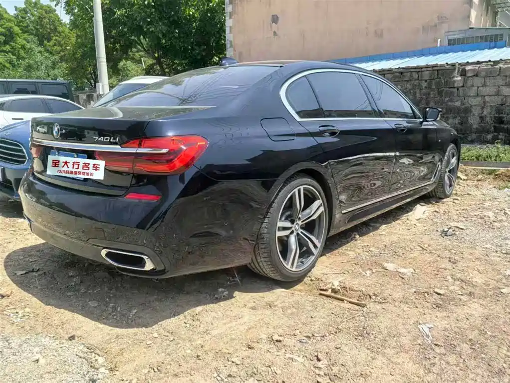 BMW 7 Series — фото 2