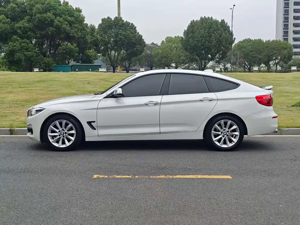 BMW 3 Series GT — фото 4