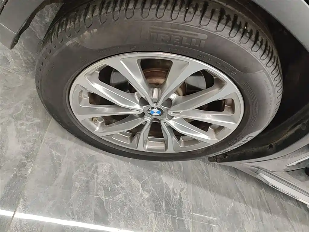 BMW X3 — фото 23