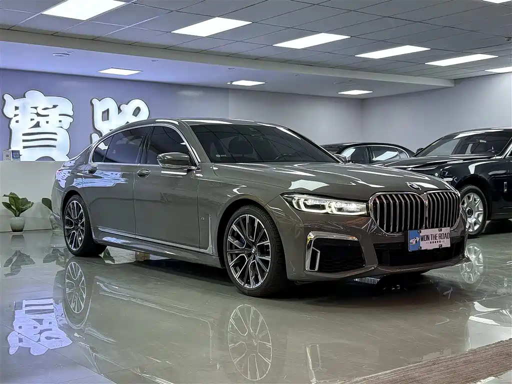 BMW 7 Series — фото 4