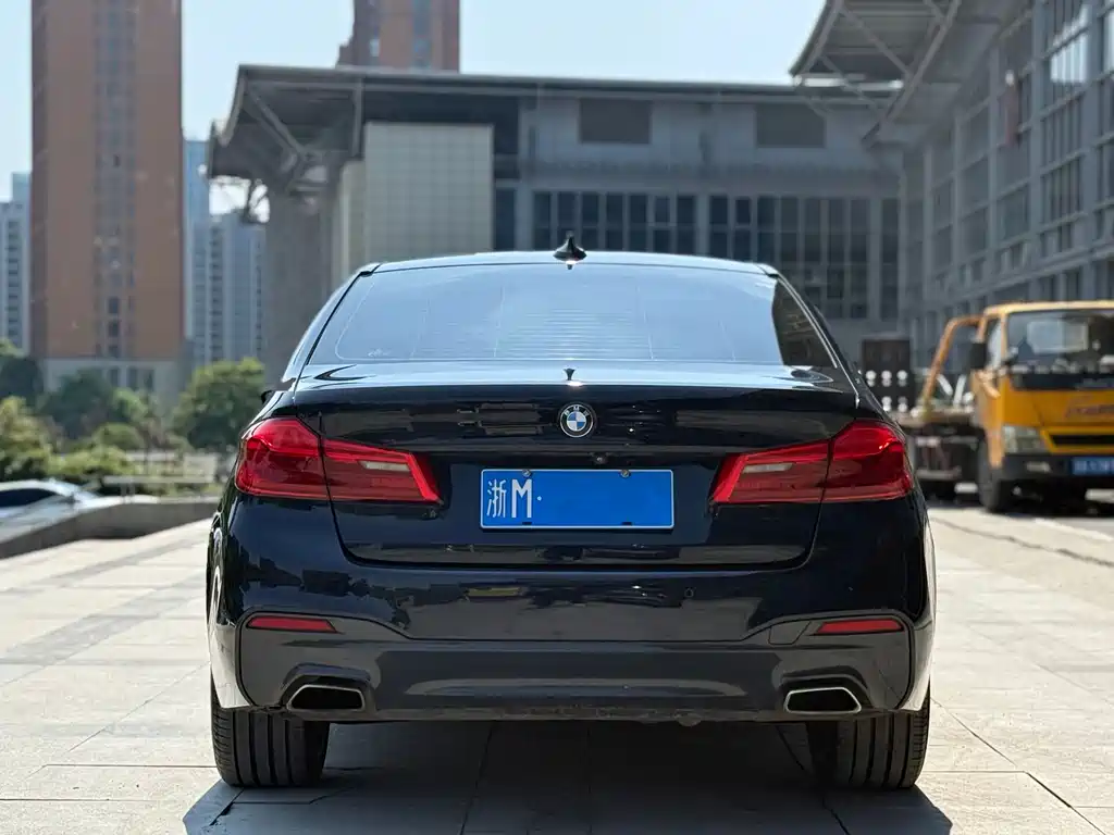 BMW 5 Series — фото 5
