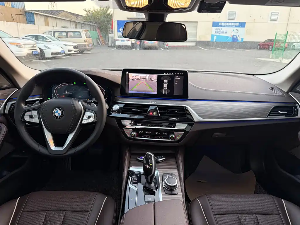 BMW 5 Series — фото 9
