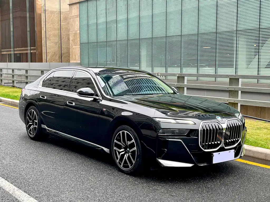 BMW 7 Series — фото 3