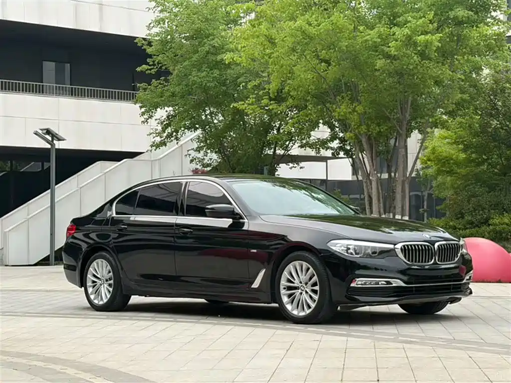 BMW 5 Series — фото 4