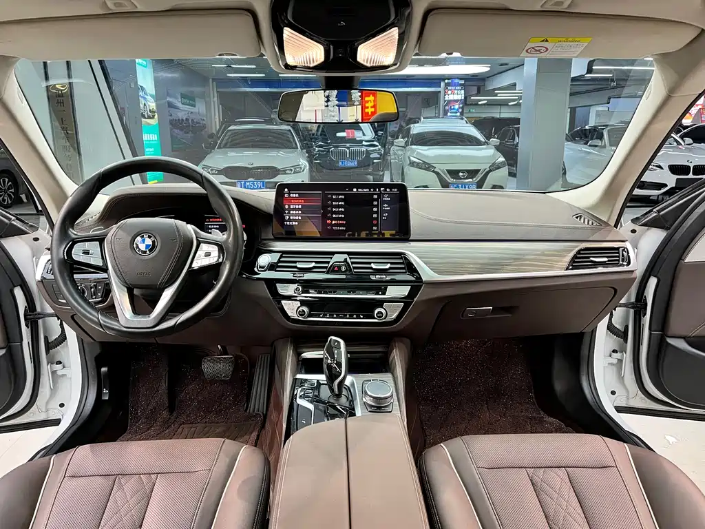 BMW 5 Series — фото 5
