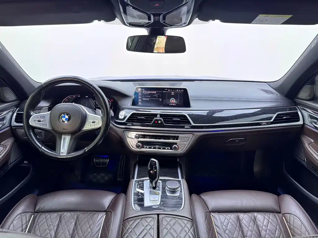 BMW 7 Series — фото 5