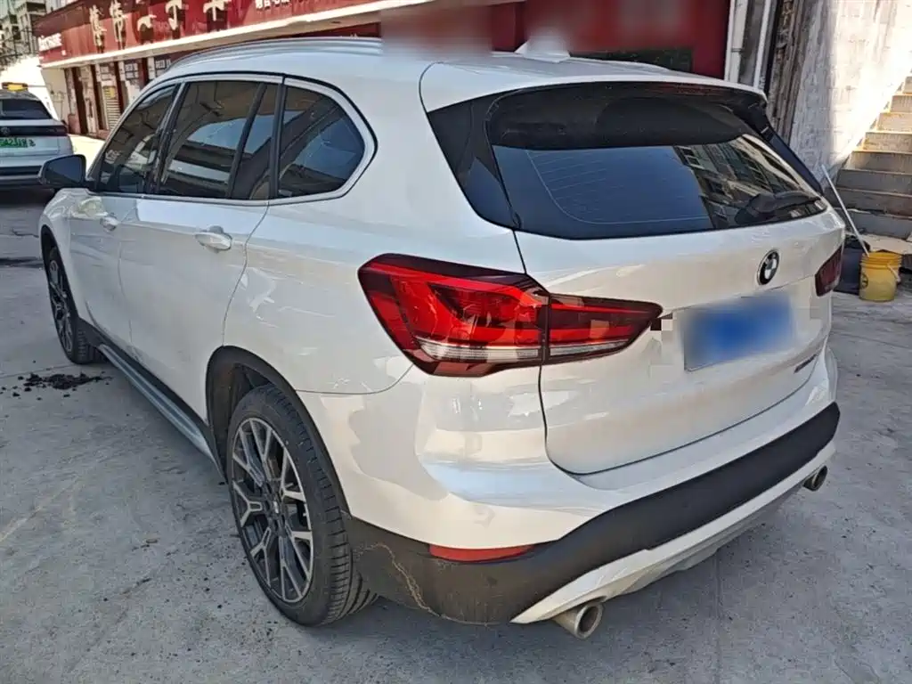 BMW X1 — фото 5