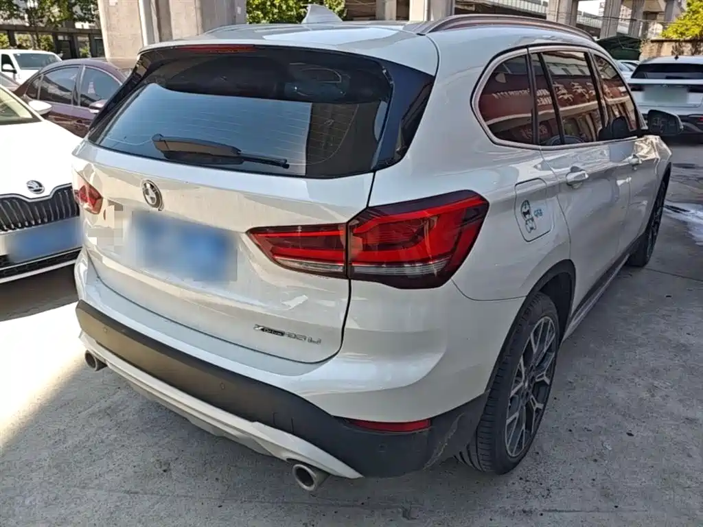 BMW X1 — фото 7