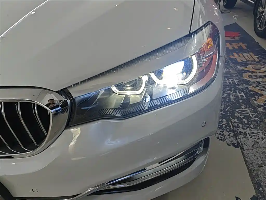 BMW 5 Series — фото 24