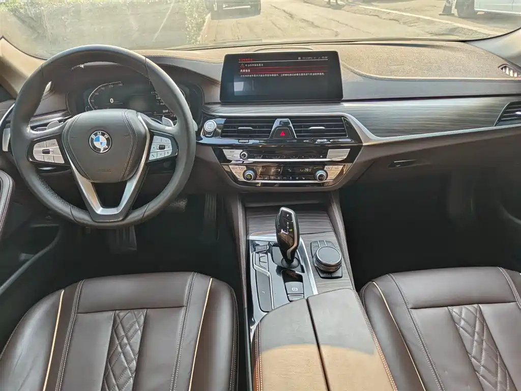 BMW 5 Series — фото 10