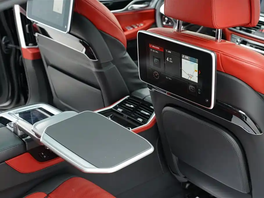 BMW 7 Series — фото 24