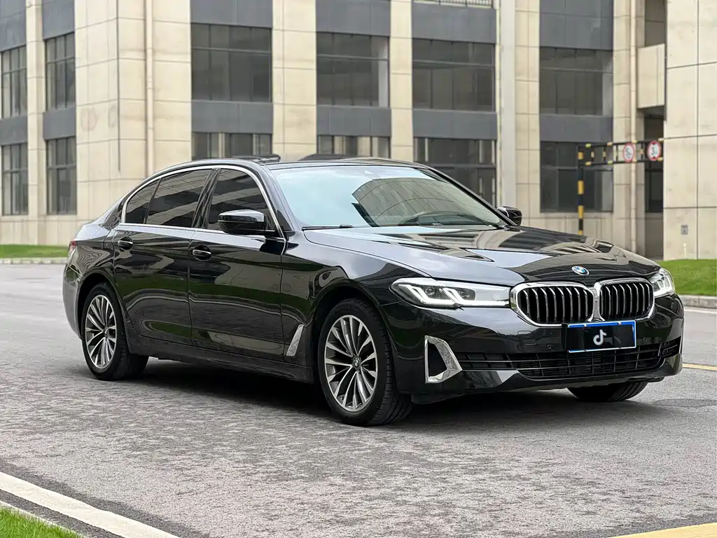 BMW 5 Series — фото 3