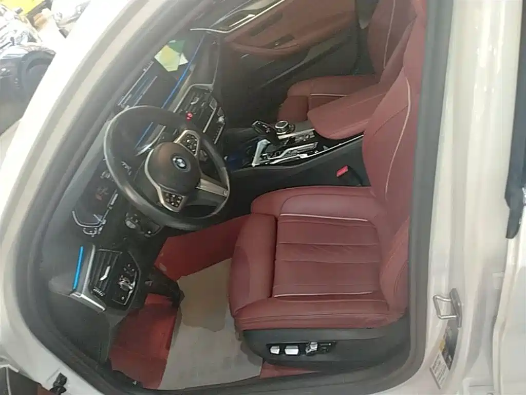 BMW 5 Series New Energy — фото 15
