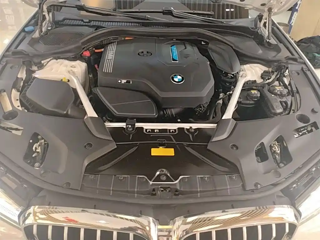 BMW 5 Series New Energy — фото 20