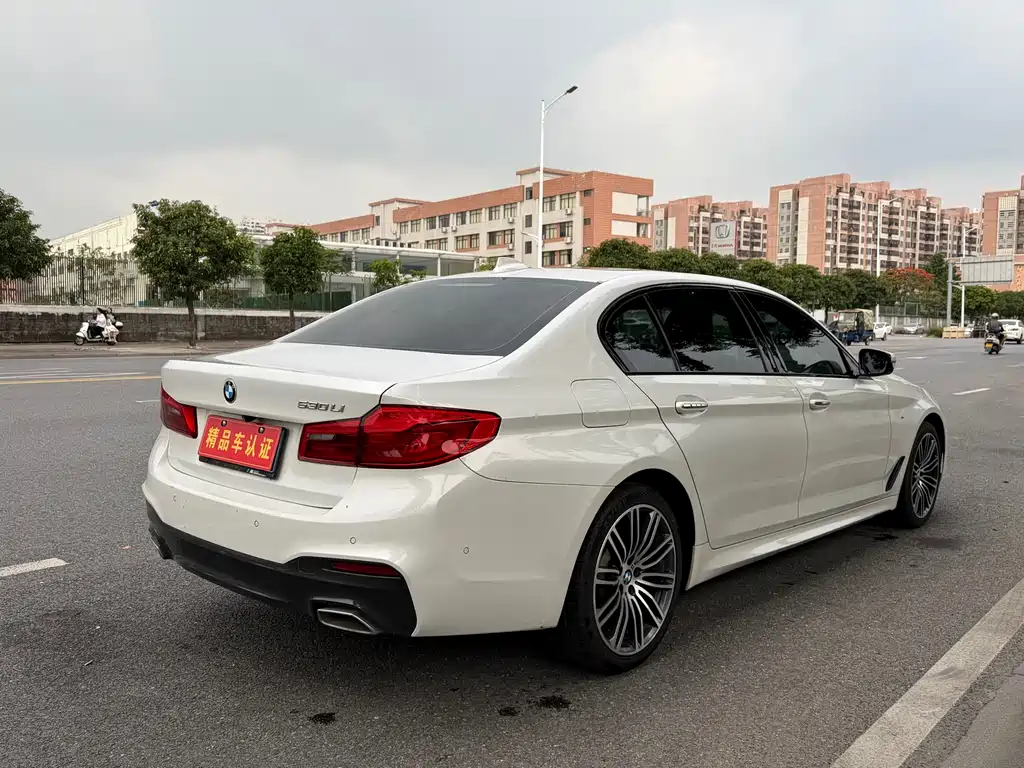 BMW 5 Series — фото 4