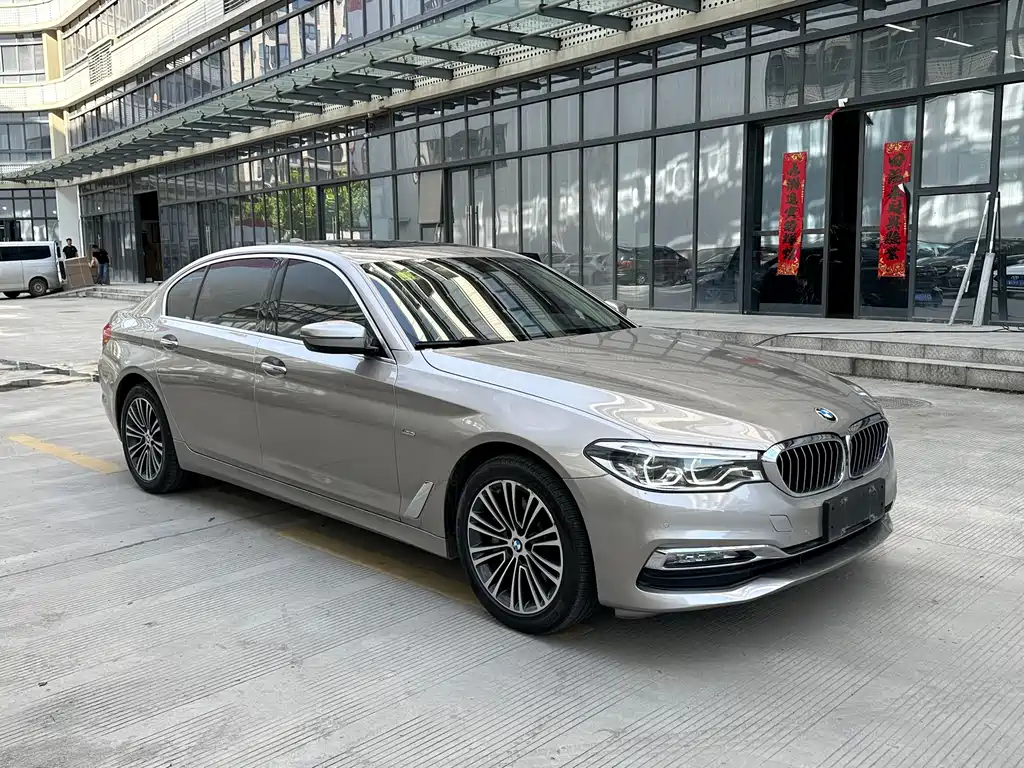 BMW 5 Series — фото 3