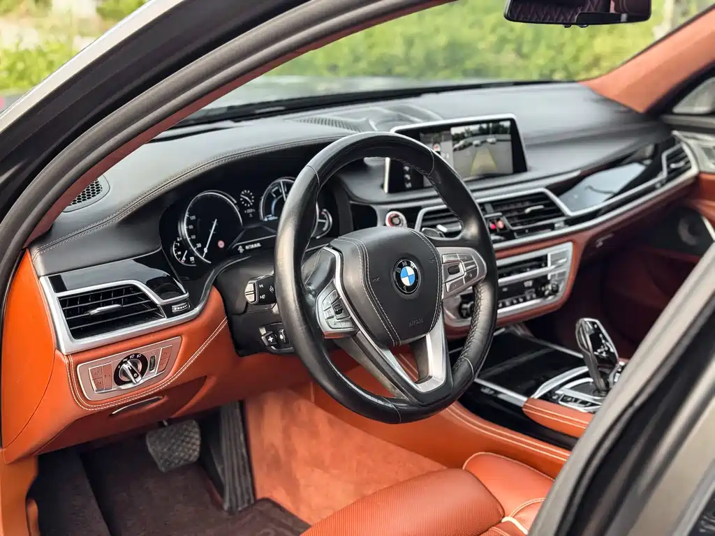 BMW 7 Series — фото 4