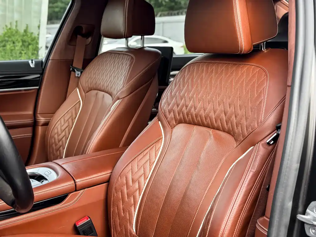BMW 7 Series — фото 6