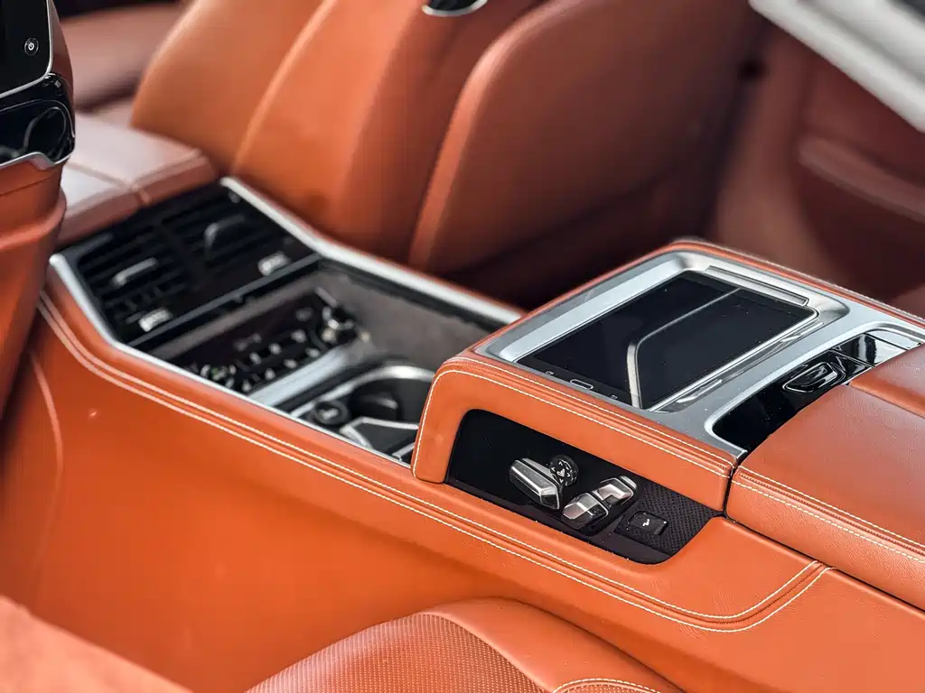 BMW 7 Series — фото 10