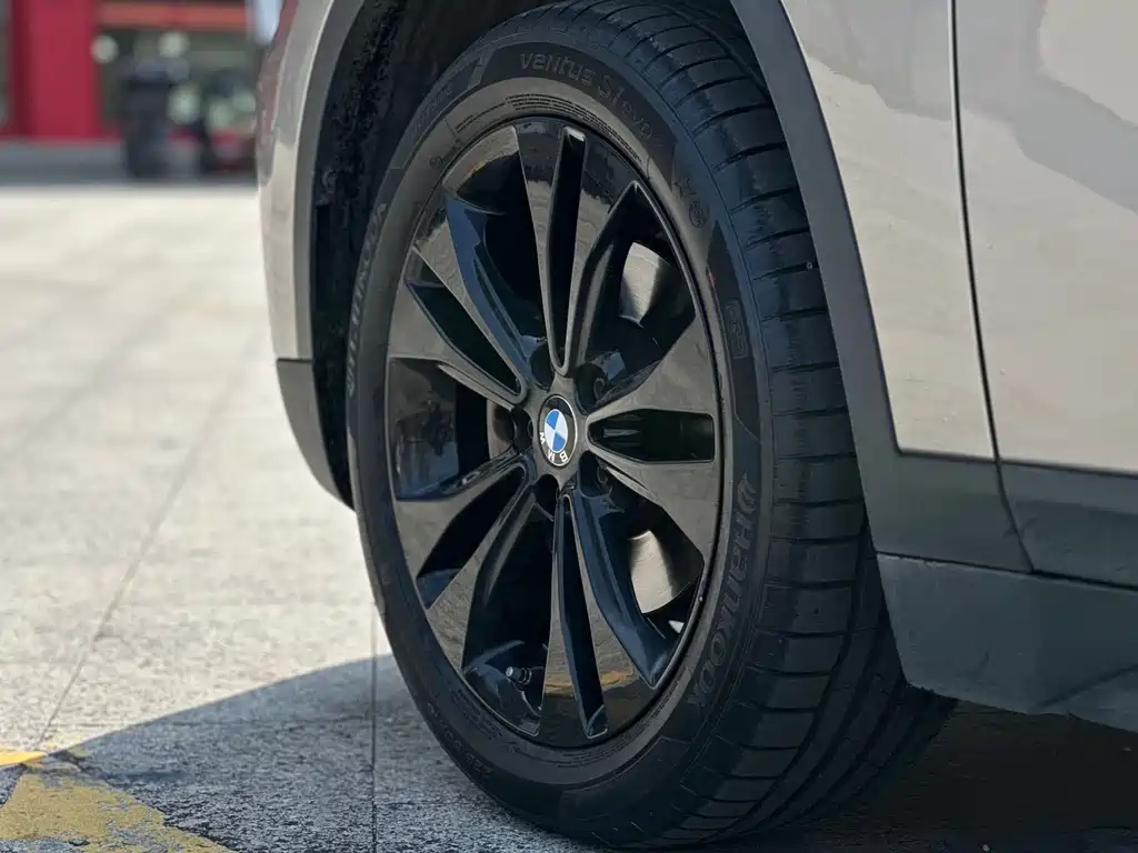 BMW X1 — фото 11