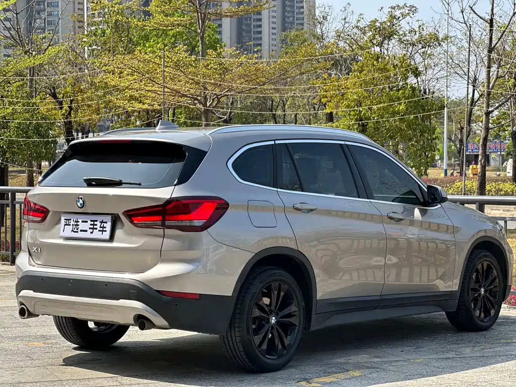 BMW X1 — фото 9