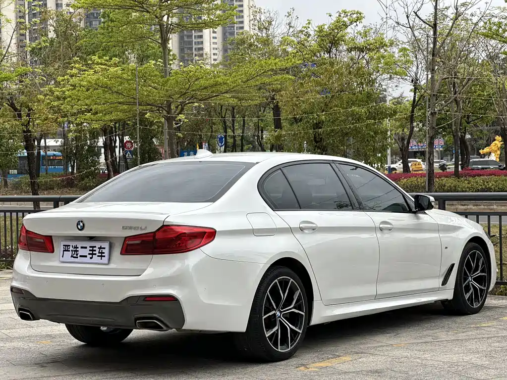 BMW 5 Series — фото 9