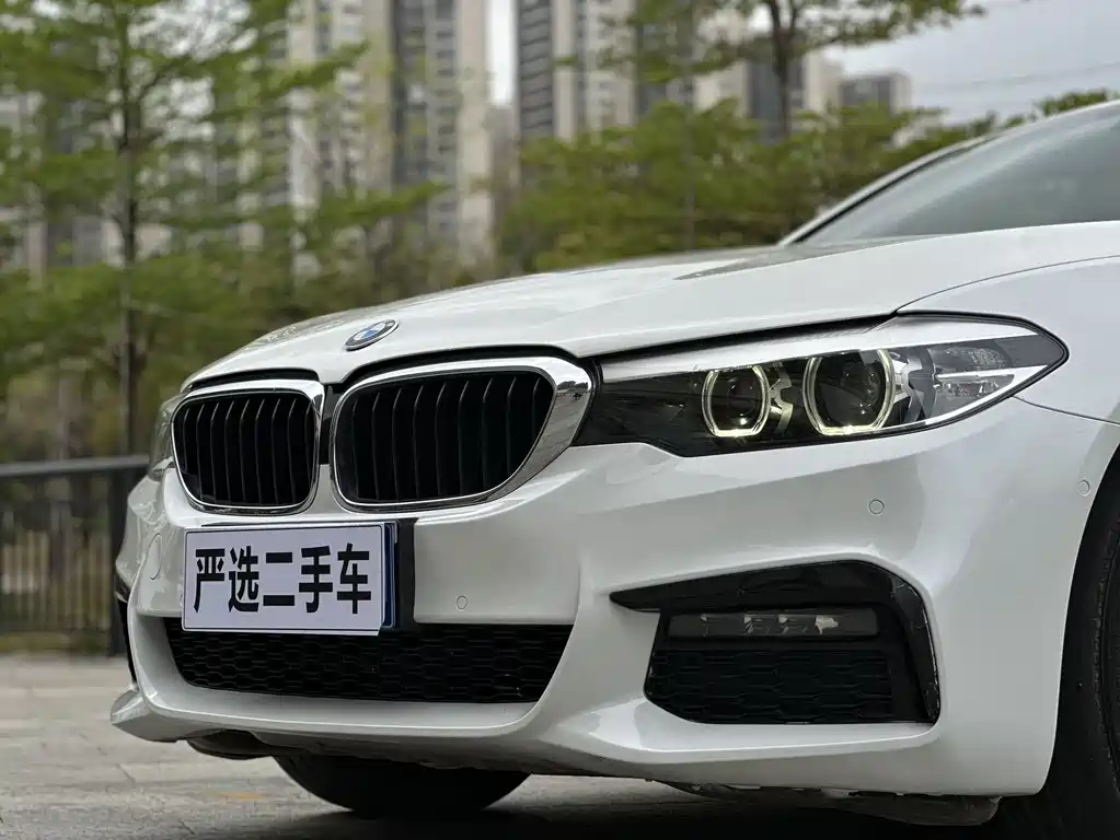 BMW 5 Series — фото 10