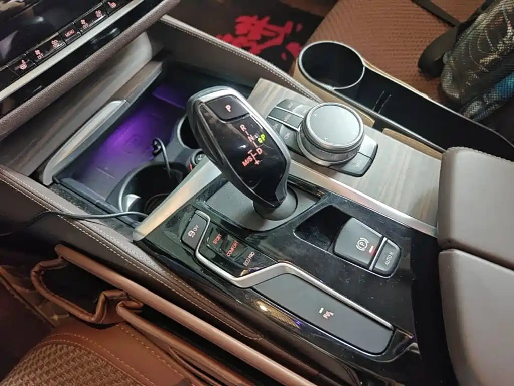 BMW 5 Series — фото 10