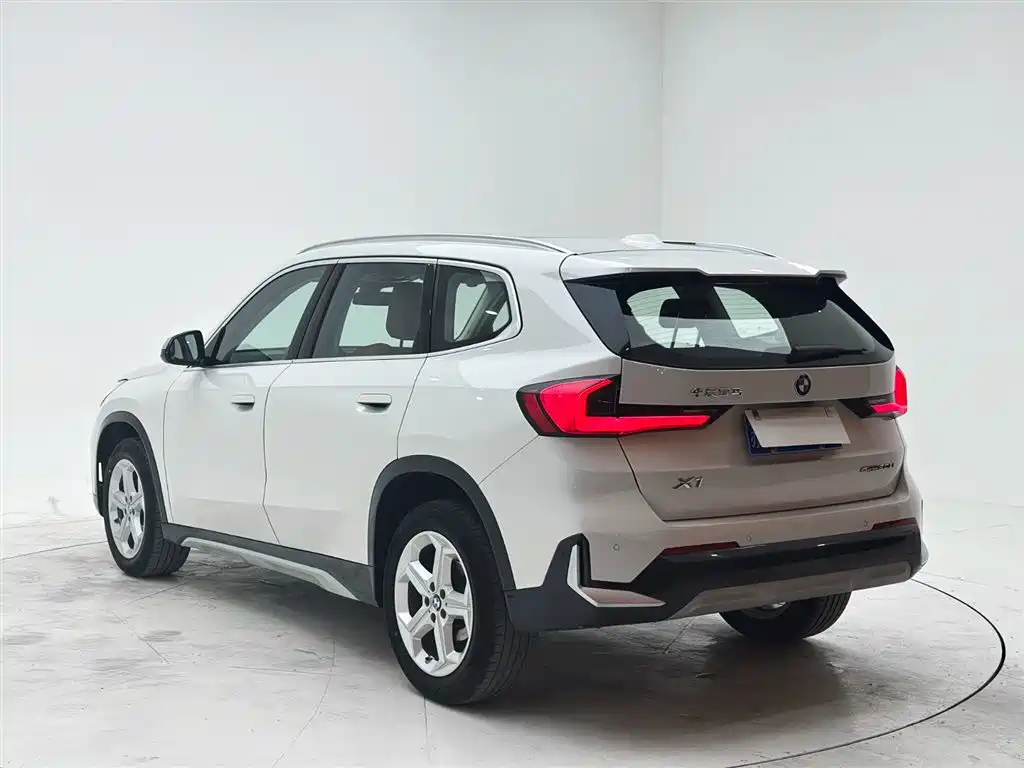 BMW X1 — фото 4