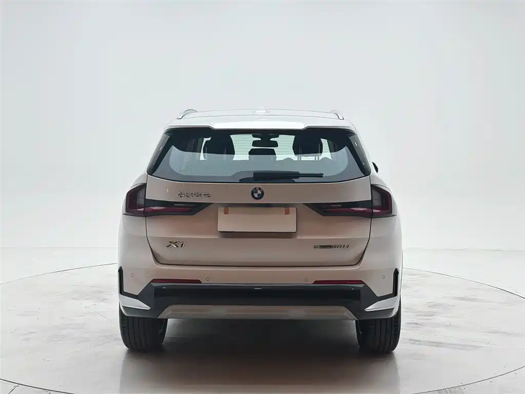 BMW X1 — фото 5