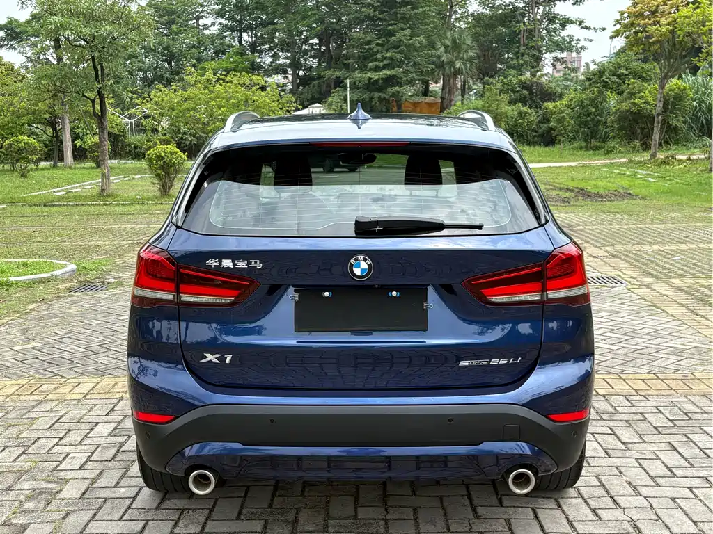 BMW X1 — фото 8