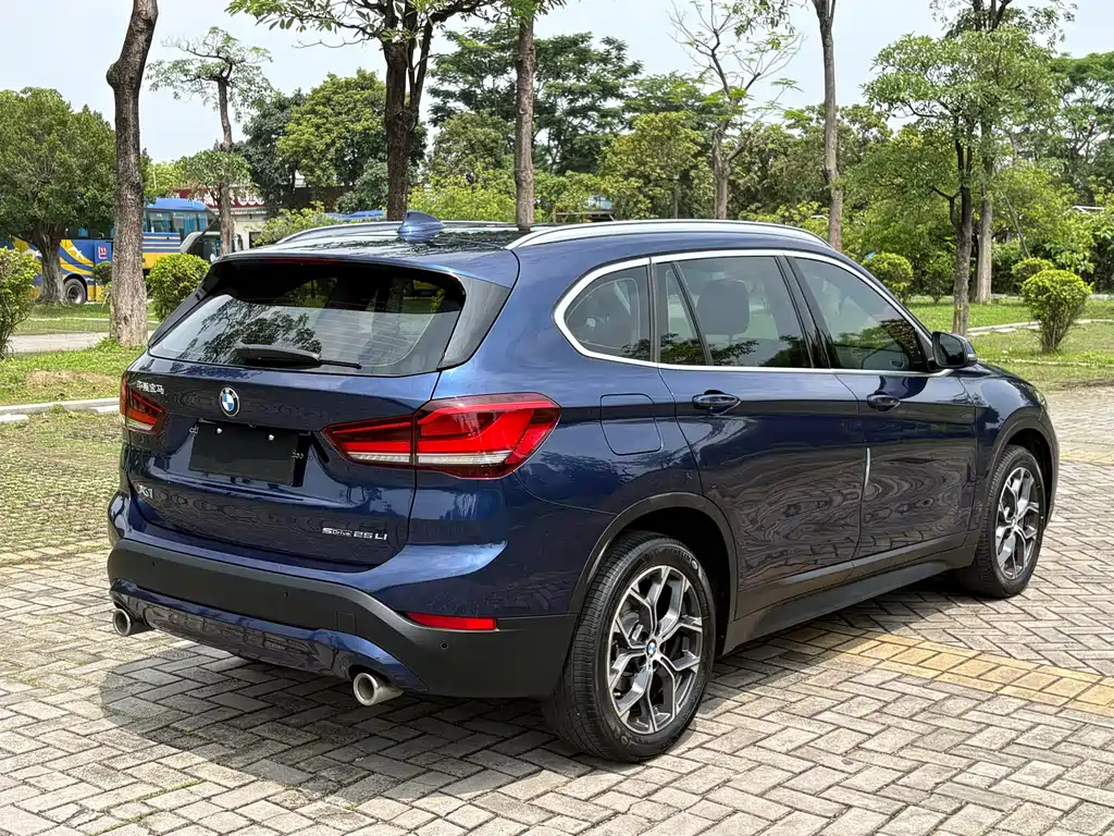 BMW X1 — фото 9