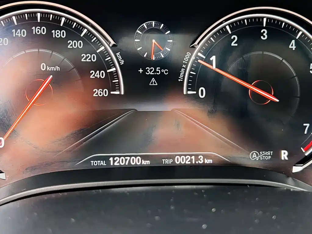 BMW 5 Series — фото 15