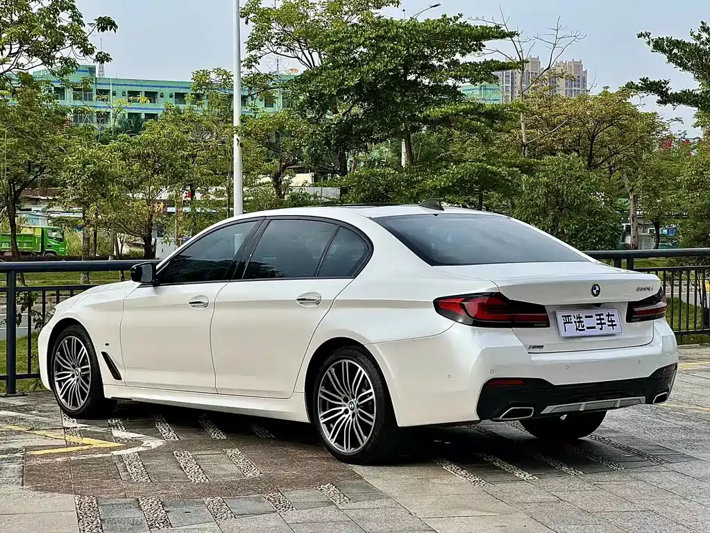 BMW 5 Series — фото 7