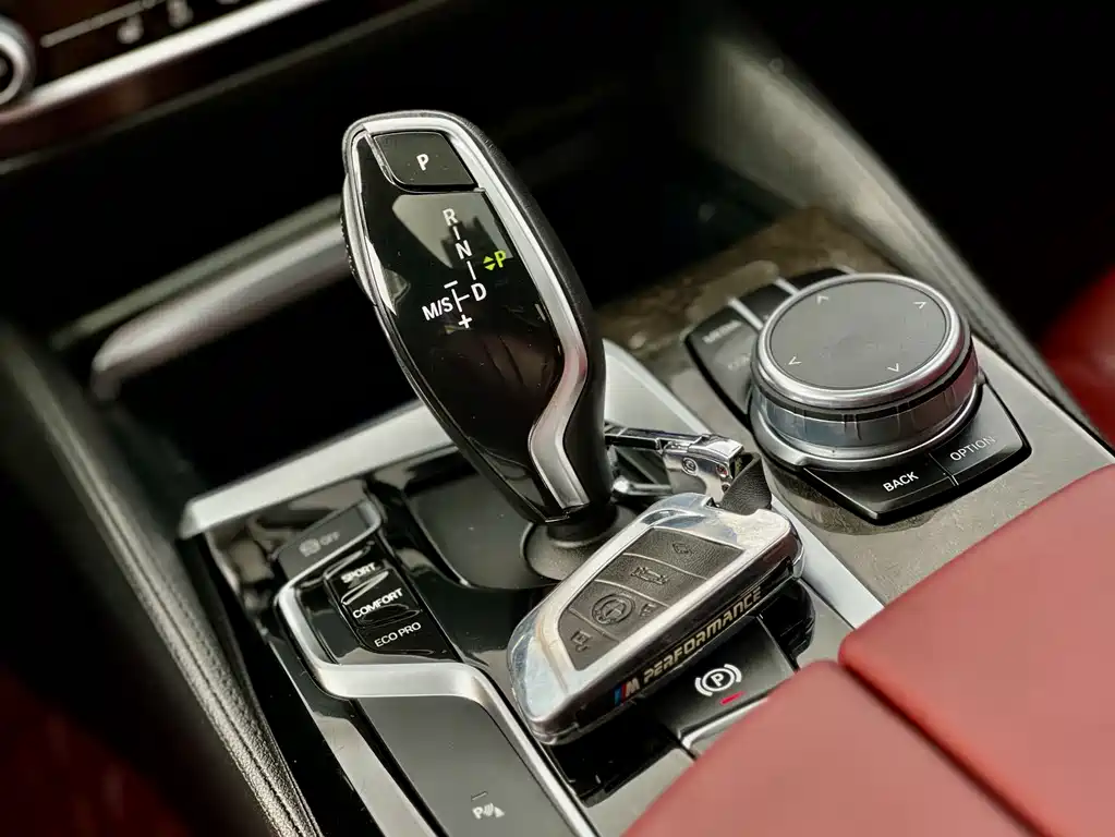 BMW 5 Series — фото 10
