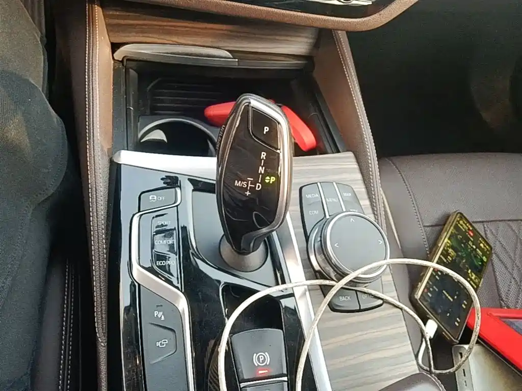 BMW 5 Series — фото 14