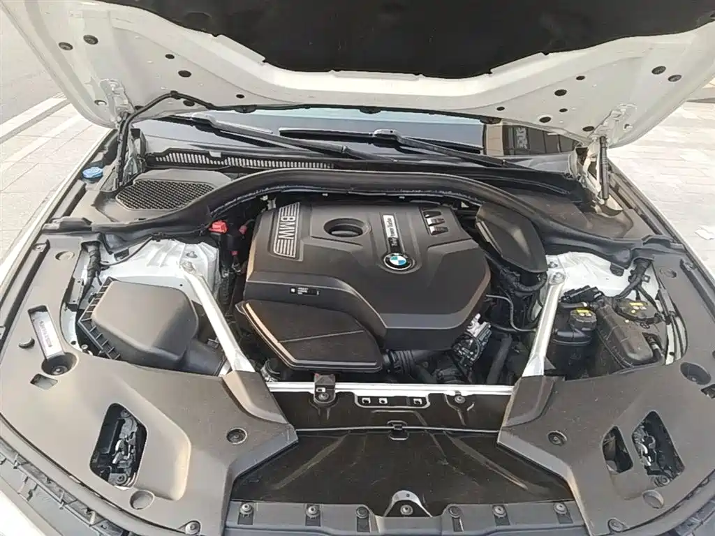 BMW 5 Series — фото 20