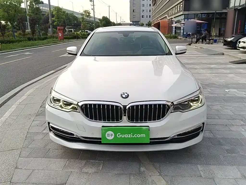 BMW 5 Series — фото 3