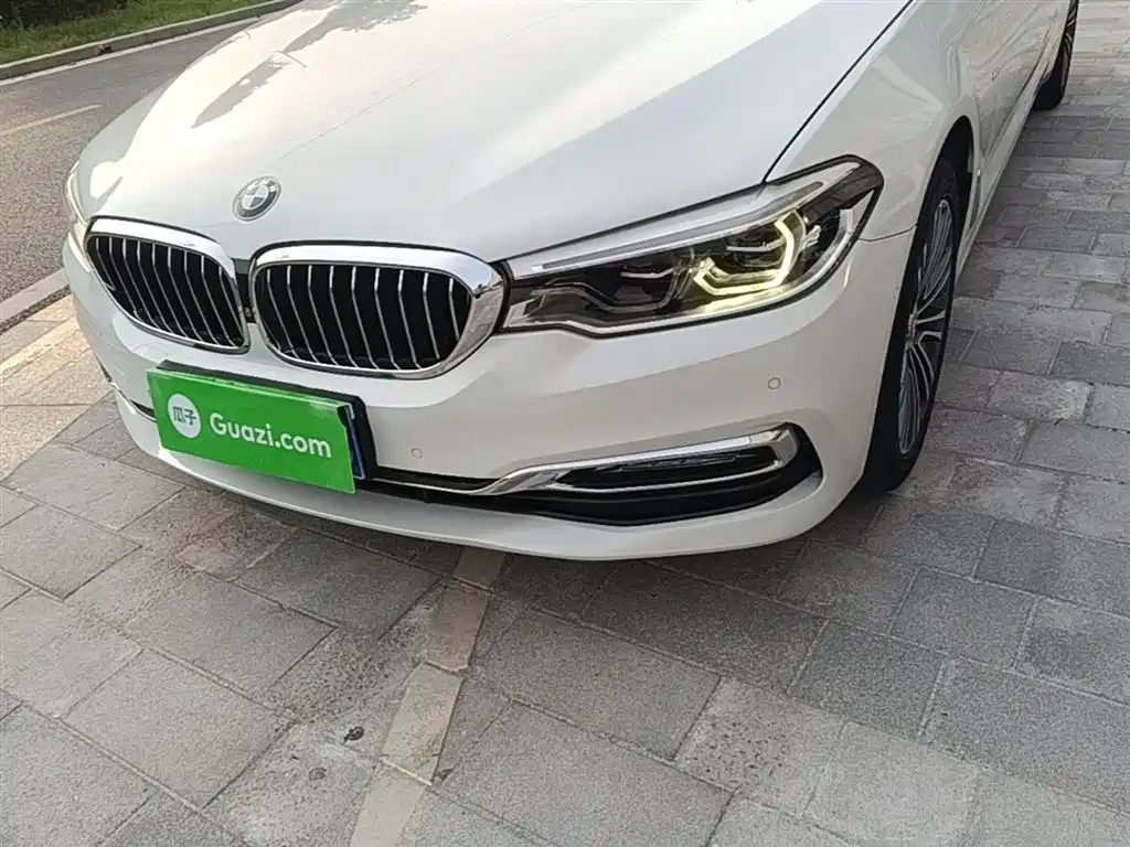 BMW 5 Series — фото 24