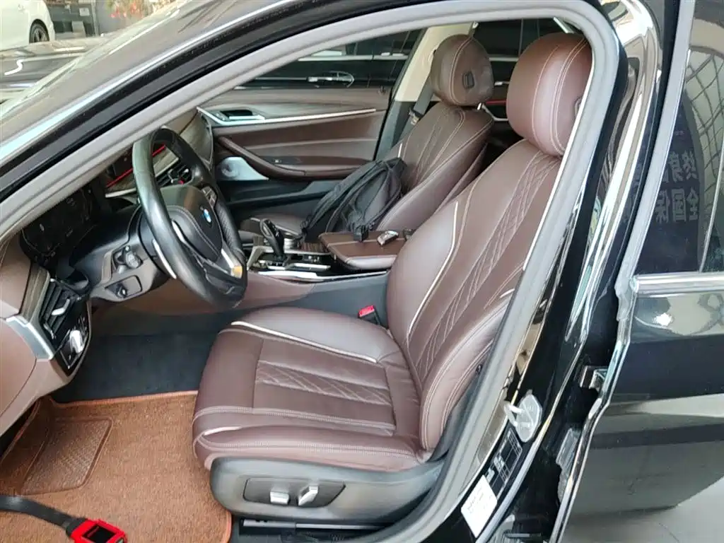 BMW 5 Series — фото 15