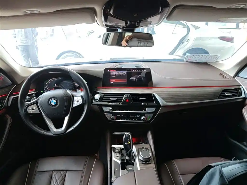 BMW 5 Series — фото 10