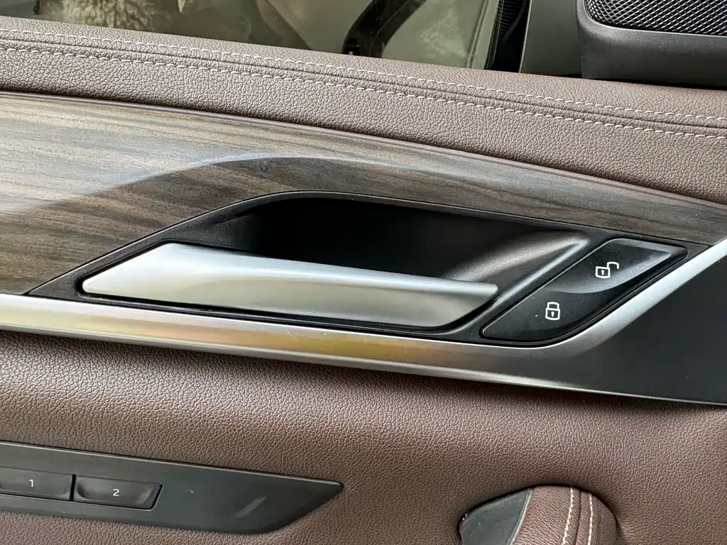 BMW 5 Series — фото 11
