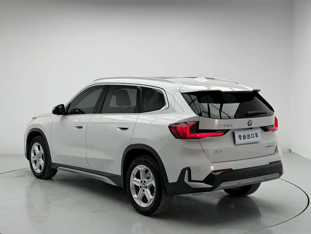 BMW X1 — фото 5