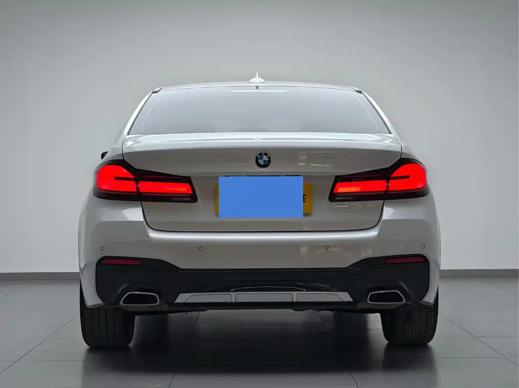 BMW 5 Series — фото 5
