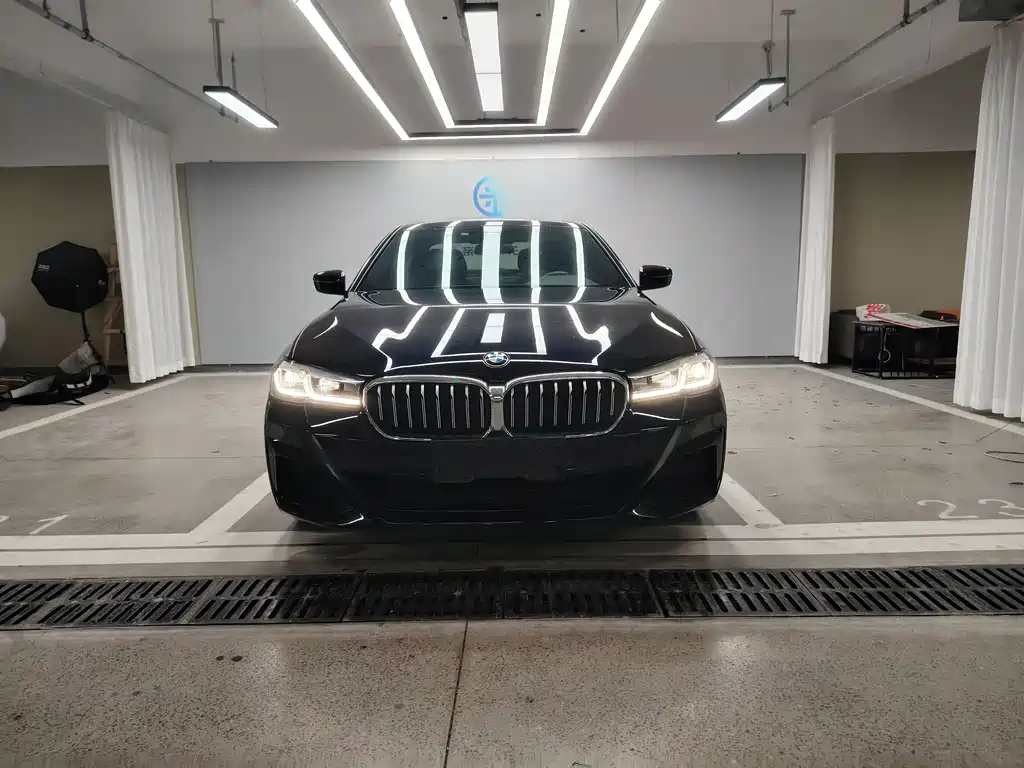 BMW 5 Series — фото 2