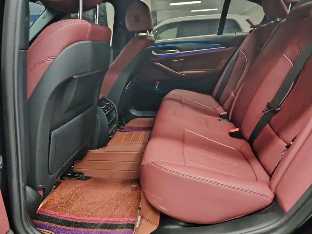 BMW 5 Series — фото 14