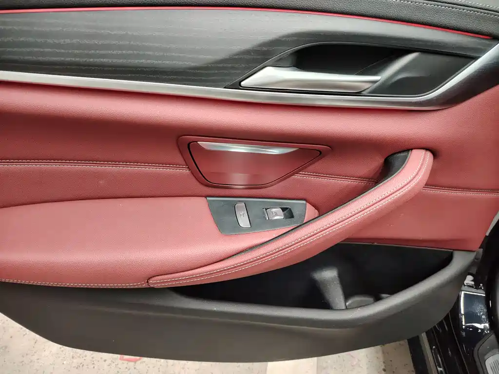 BMW 5 Series — фото 15